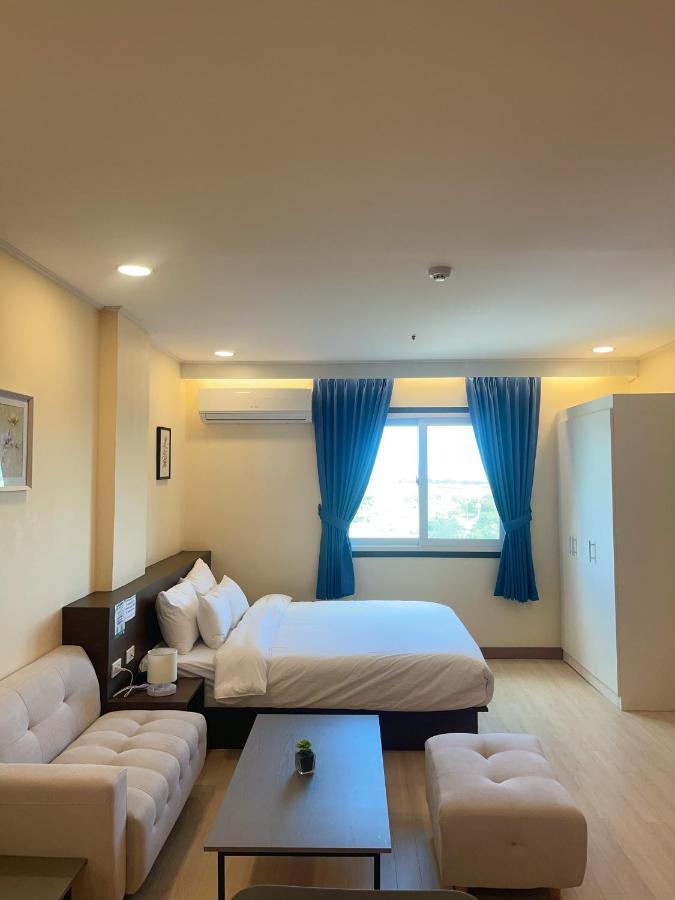 On Hotel Friendship Angeles Buitenkant foto